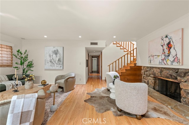 Detail Gallery Image 23 of 29 For 22548 Waterbury St, Woodland Hills,  CA 91364 - 5 Beds | 4 Baths