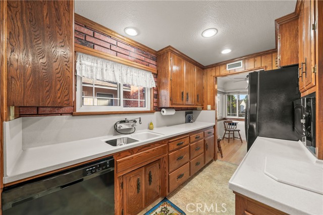 Detail Gallery Image 22 of 55 For 6107 Faculty, Lakewood,  CA 90712 - 5 Beds | 3/1 Baths