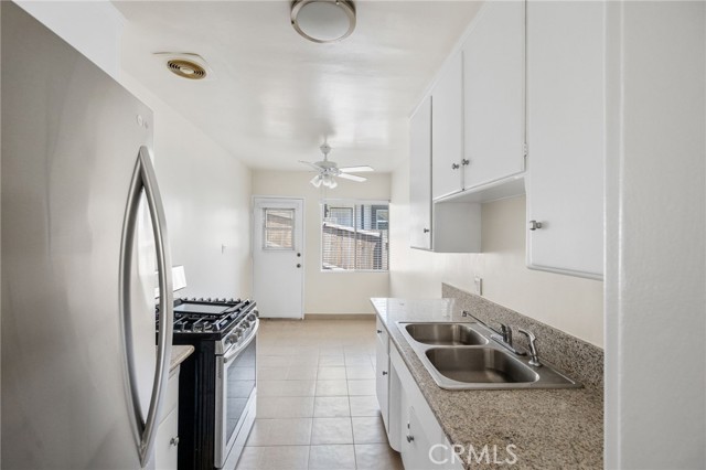 Detail Gallery Image 8 of 17 For 7137 Ramsgate Ave #3,  Los Angeles,  CA 90045 - 2 Beds | 1/1 Baths