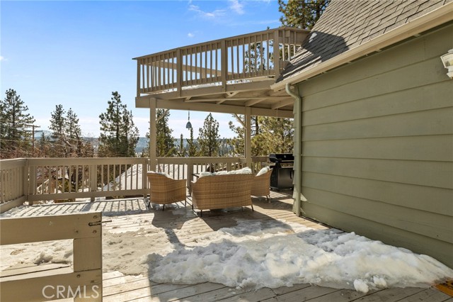 Detail Gallery Image 3 of 51 For 1036 Fawnskin Dr, Fawnskin,  CA 92333 - 4 Beds | 2/1 Baths