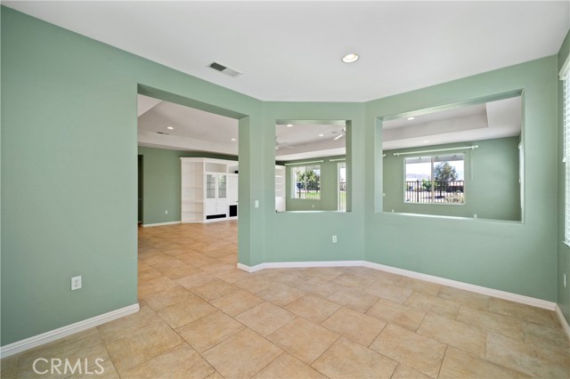 570 Olazabal Drive, Hemet CA: https://media.crmls.org/medias/d88a7948-2276-4e81-a77d-1ce3d8f3655b.jpg
