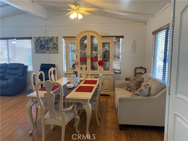 Detail Gallery Image 6 of 45 For 15252 Seneca Rd #2,  Victorville,  CA 92392 - 4 Beds | 3 Baths