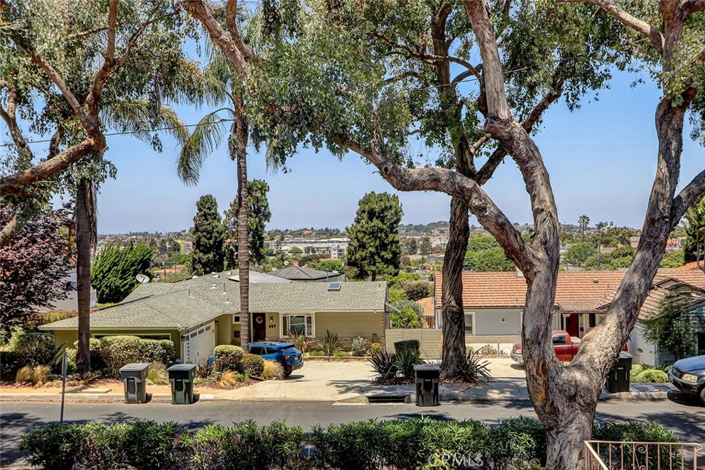 https://media.crmls.org/medias/d88b7959-3be3-421d-b87c-a087e08f8427.jpg?preset=X-Large