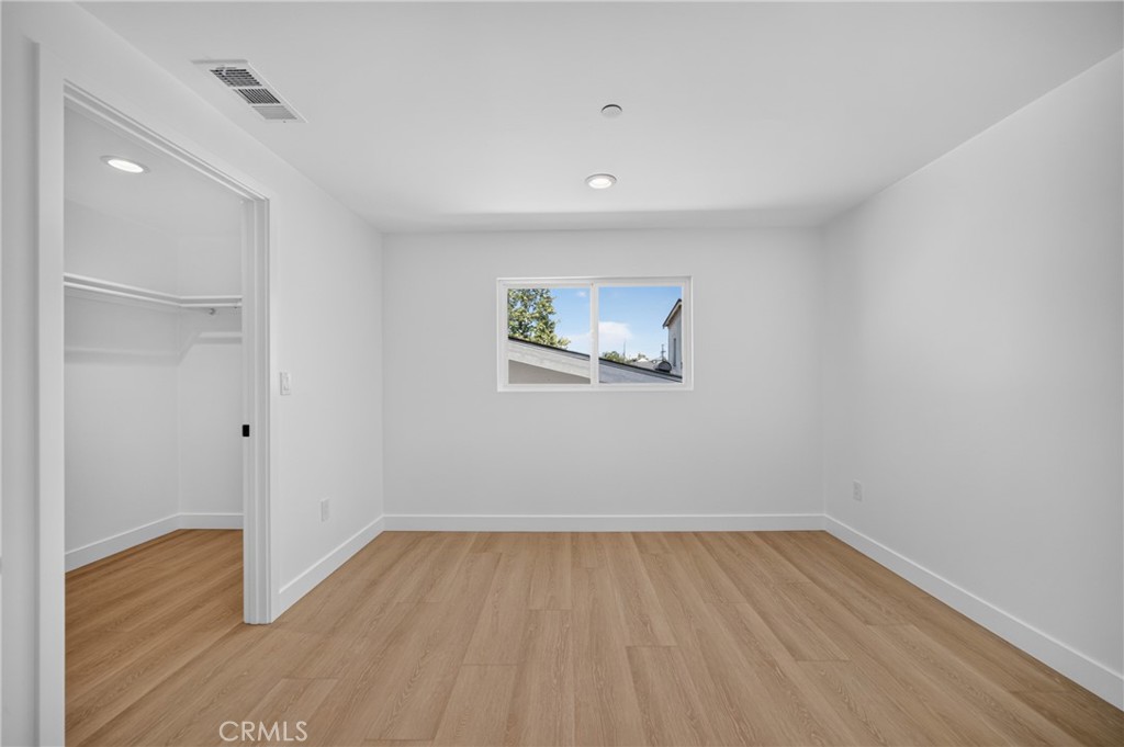 https://media.crmls.org/medias/d88b82d1-2138-4dce-8ff1-c4c0020a9adf.jpg?preset=X-Large