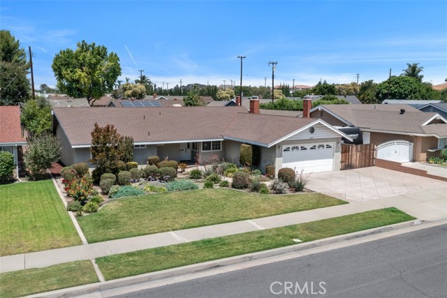 2692 N Fernside St, Orange CA: https://media.crmls.org/medias/d88c2301-9fd2-495b-9b9e-b4defe7d0dc2.jpg