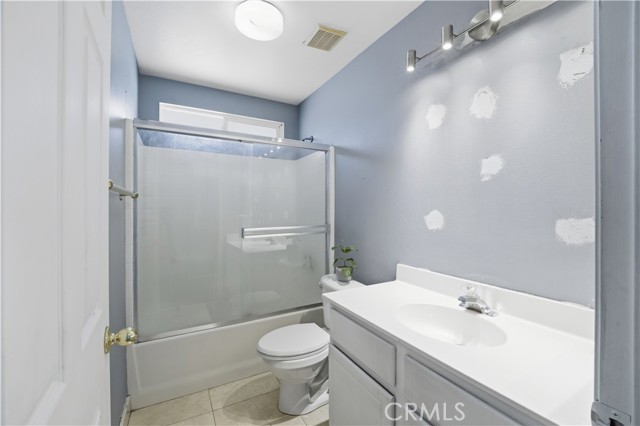 Detail Gallery Image 12 of 20 For 5642 Lighthouse, Palmdale,  CA 93552 - 3 Beds | 3 Baths