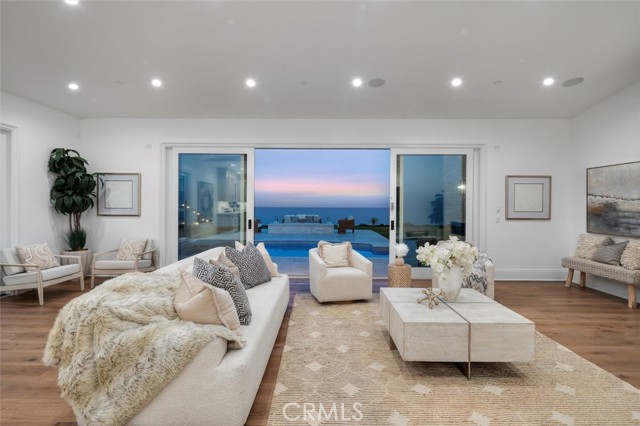 Detail Gallery Image 12 of 72 For 32042 Isthmus View Dr, Rancho Palos Verdes,  CA 90275 - 6 Beds | 6/2 Baths