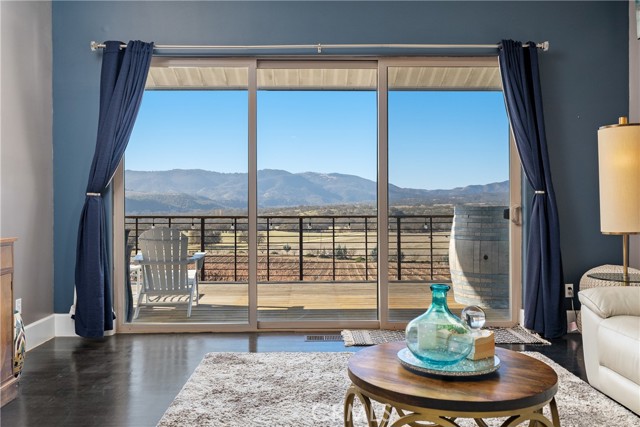 7110 Drake Road, Paso Robles CA: https://media.crmls.org/medias/d88ed73c-78c1-4550-ac27-ee23f4844503.jpg