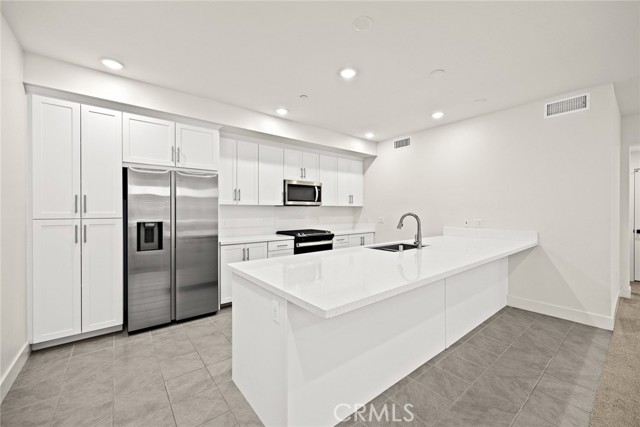 16321 Dawn Way, Tustin CA: https://media.crmls.org/medias/d890091e-1f5e-4a74-9aae-8ac146897c90.jpg