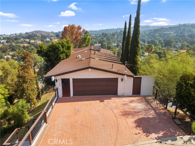 Detail Gallery Image 2 of 36 For 5160 Medina Rd, Woodland Hills,  CA 91364 - 3 Beds | 3 Baths