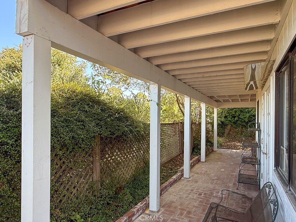 https://media.crmls.org/medias/d890b2fc-26c5-4191-bfcd-a830be0eda26.jpg?preset=X-Large