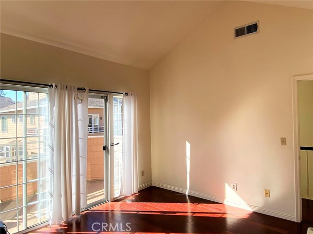 444 San Antonio Road, Palo Alto CA: https://media.crmls.org/medias/d890d38e-43c5-4a99-8a05-789dc141fcc3.jpg