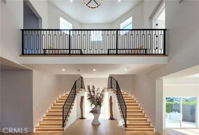 Detail Gallery Image 10 of 75 For 10511 Mary Bell Ave, Shadow Hills,  CA 91040 - 5 Beds | 5/1 Baths