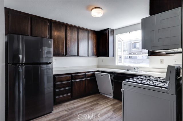 Detail Gallery Image 5 of 15 For 502 12th, Huntington Beach,  CA 92648 - 3 Beds | 2 Baths