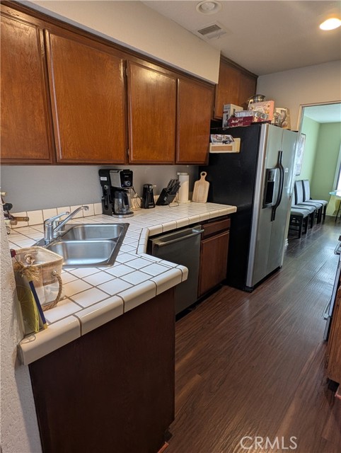 16857 San Fernando Mission Boulevard, Granada Hills CA: https://media.crmls.org/medias/d8939f12-9e70-47b4-aca3-b83645e8dcd4.jpg