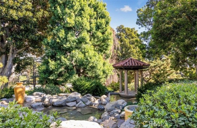 200 S Orange Grove Boulevard, Pasadena CA: https://media.crmls.org/medias/d893b538-422b-46b9-aa85-0b81829dc2c3.jpg