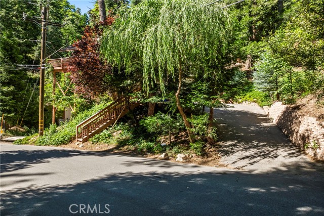 24599 Geneva Drive, Crestline CA: https://media.crmls.org/medias/d894249e-54a1-49ea-8ccd-8b1350f90c1b.jpg