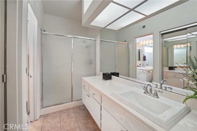 Detail Gallery Image 13 of 28 For 24009 Arroyo Park Dr #54,  Valencia,  CA 91355 - 2 Beds | 2/1 Baths