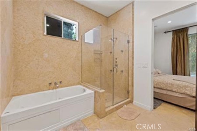 Detail Gallery Image 7 of 25 For 5353 Shirley Ave, Tarzana,  CA 91316 - 5 Beds | 4 Baths