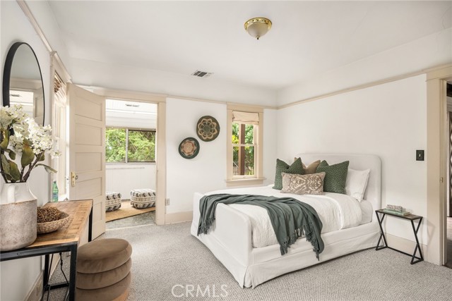 1559 Diamond Avenue, South Pasadena CA: https://media.crmls.org/medias/d8957f11-2d9f-41a0-a4e1-5b52fcadc46f.jpg