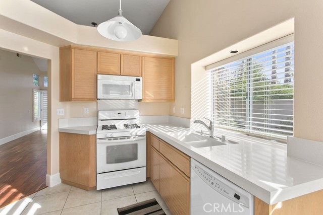 27 Genoa, Laguna Niguel CA: https://media.crmls.org/medias/d895ecf2-fa47-4b20-8800-203a182c0cff.jpg