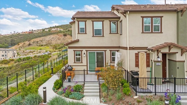 10243 Graphite Street, Spring Valley CA: https://media.crmls.org/medias/d8967754-7c0e-43ad-80d5-be5d2a209407.jpg