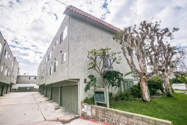 1832 Rockefeller Lane, Redondo Beach, California 90278, 4 Bedrooms Bedrooms, ,3 BathroomsBathrooms,Residential,Sold,Rockefeller,IV17011148