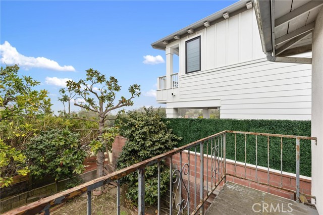 661 19th Street, Manhattan Beach, California 90266, 3 Bedrooms Bedrooms, ,1 BathroomBathrooms,Residential,For Sale,19th,SB24222440