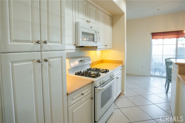 Detail Gallery Image 11 of 34 For 17782 Liberty Lane, Fountain Valley,  CA 92708 - 2 Beds | 2 Baths