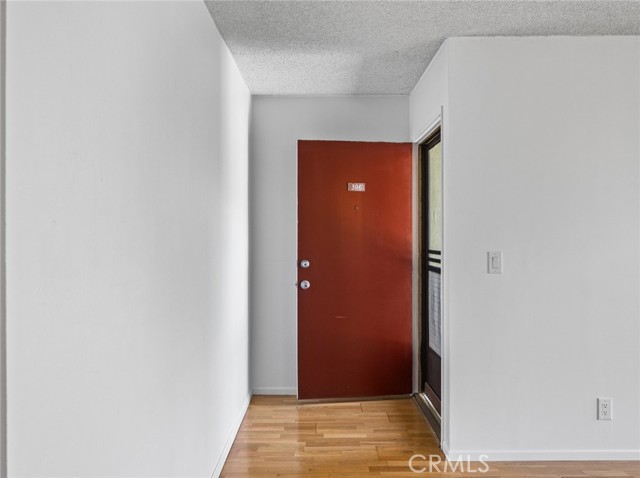 4919 Indian Wood Road, Culver City CA: https://media.crmls.org/medias/d897a569-3f00-4af8-aa3e-b4c6c05f690d.jpg