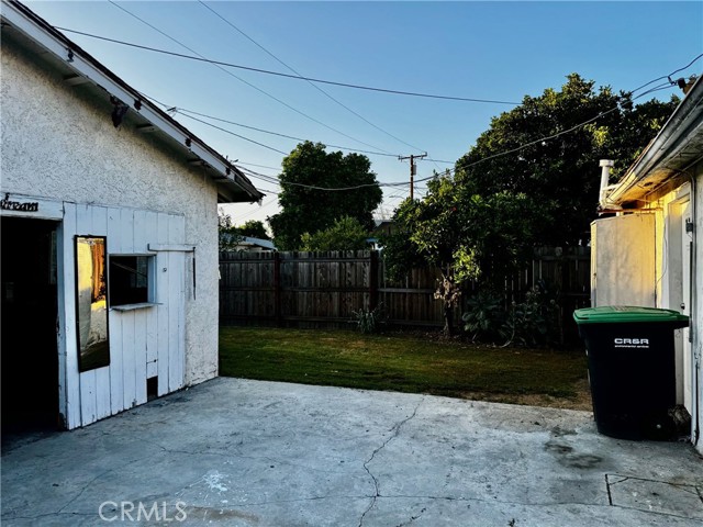 Detail Gallery Image 6 of 12 For 18117 Seine Ave, Artesia,  CA 90701 - 3 Beds | 2 Baths