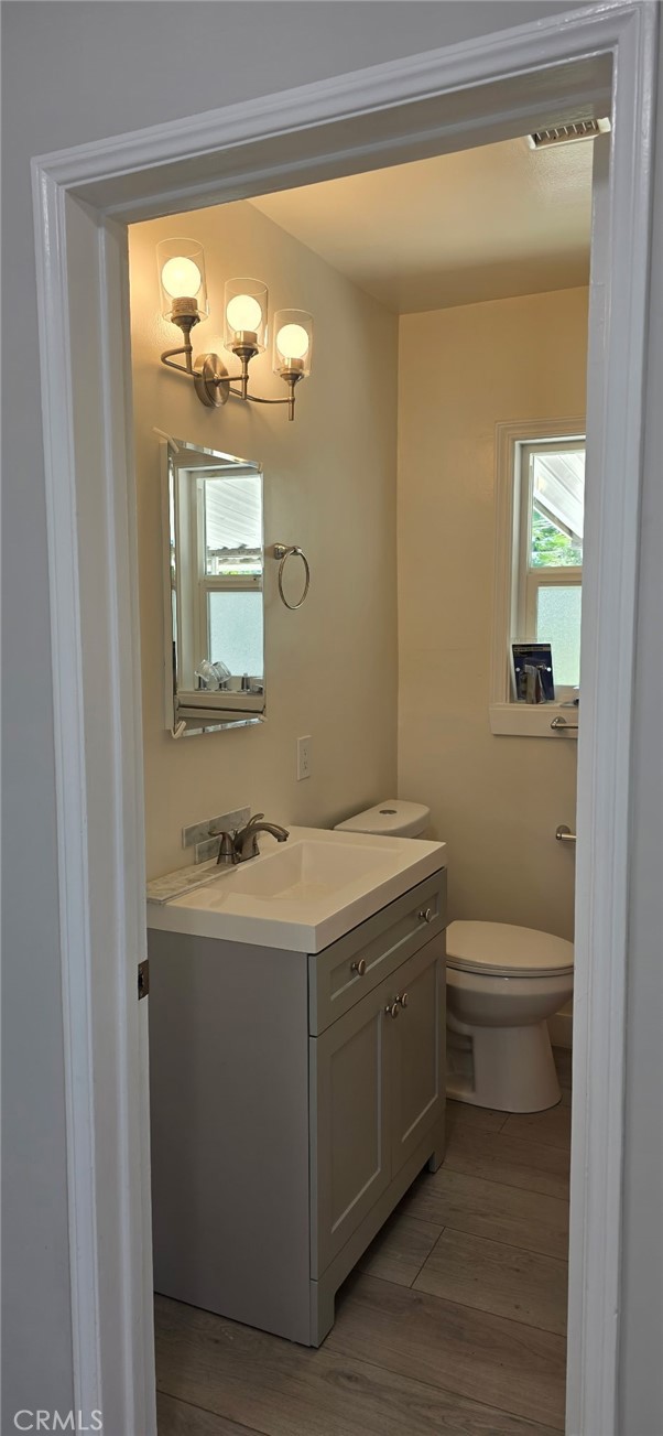 Detail Gallery Image 12 of 12 For 17606 Bessemer, Encino,  CA 91316 - 3 Beds | 1 Baths