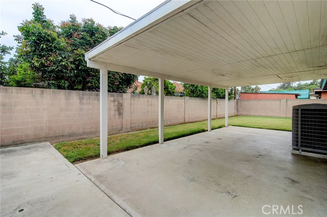 1924 W Secrest Way, Santa Ana CA: https://media.crmls.org/medias/d898c877-6650-4841-a347-3f306b568d48.jpg
