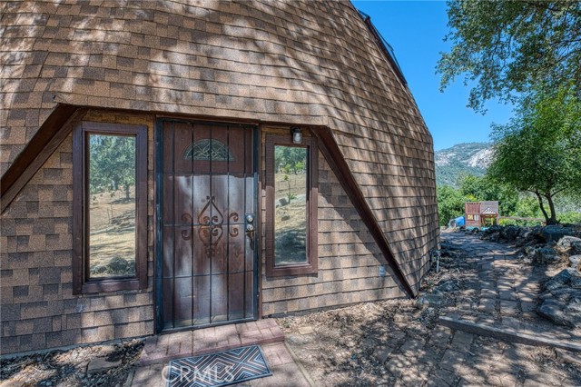 28944 Tollhouse Road, Tollhouse CA: https://media.crmls.org/medias/d89922ce-cd49-4ec8-92a0-b3c22c357e1c.jpg