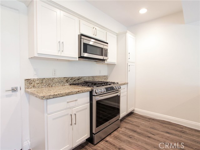 835 Amigos Way, Newport Beach CA: https://media.crmls.org/medias/d89a7de6-7d38-440e-bb6e-3a7075888216.jpg