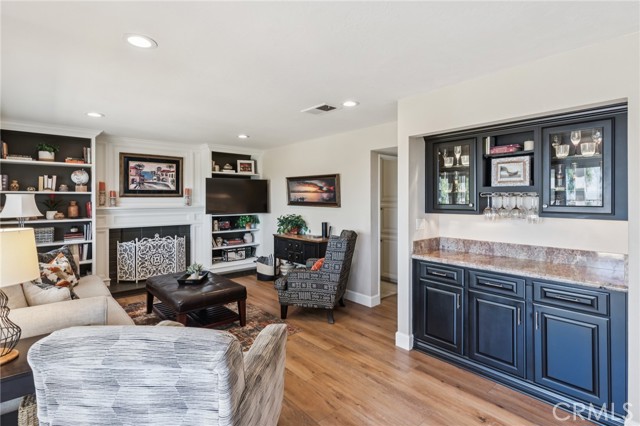 27201 Via Aurora, Mission Viejo CA: https://media.crmls.org/medias/d89ad659-e278-4c01-bcd6-a09bee2aa677.jpg