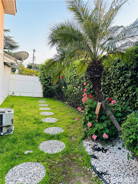 Detail Gallery Image 3 of 28 For 555 W Lemon Ave, Monrovia,  CA 91016 - 4 Beds | 2/1 Baths