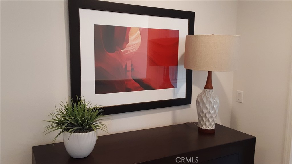 https://media.crmls.org/medias/d89bd1ab-e586-4399-a3dd-cd154a925a87.jpg?preset=X-Large