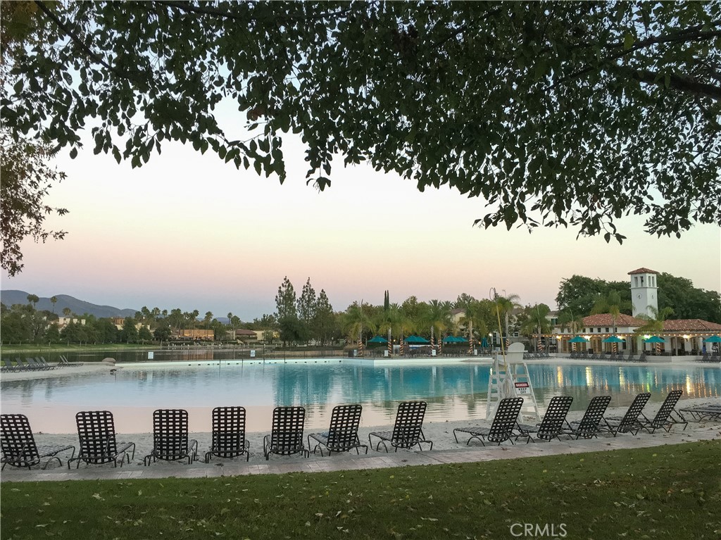 https://media.crmls.org/medias/d89ca042-4196-4054-904b-0c0a656836c4.jpg?preset=X-Large