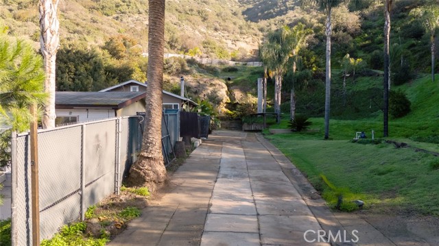 Detail Gallery Image 3 of 43 For 21431 Stans Lane, Laguna Beach,  CA 92651 - 3 Beds | 2 Baths