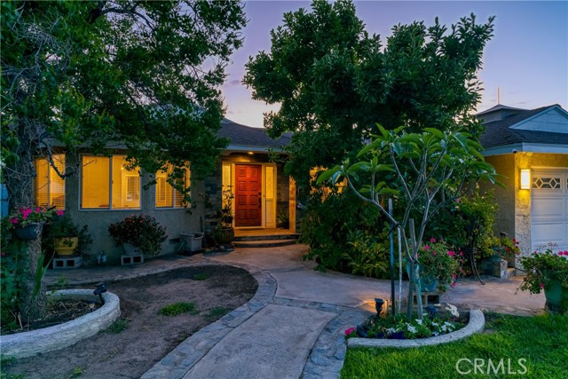 10049 Langdon, Mission Hills (San Fernando) CA: https://media.crmls.org/medias/d89d6d04-6902-4d58-9d44-02c007b8a0bb.jpg