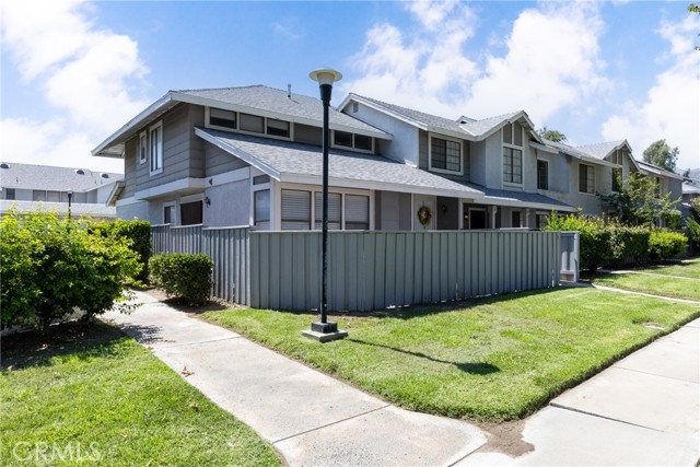 Detail Gallery Image 1 of 32 For 1380 W 48th St #30,  San Bernardino,  CA 92407 - 3 Beds | 2/1 Baths