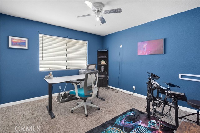 22752 Roundup Way, Apple Valley CA: https://media.crmls.org/medias/d89e2503-ad6a-4c77-94df-918d02407886.jpg