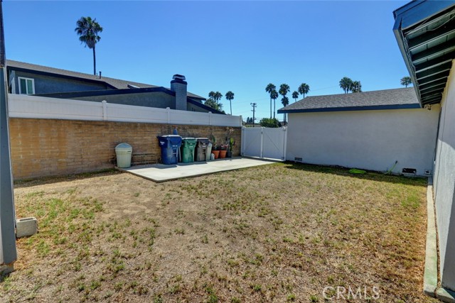 18862 Carolyn Lane, Huntington Beach CA: https://media.crmls.org/medias/d89e893b-e4b8-4a46-8ec3-eda5a55fe034.jpg