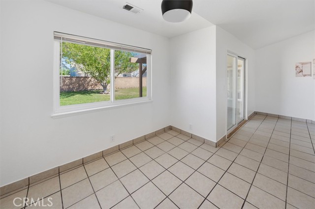 Detail Gallery Image 14 of 35 For 44632 17th, Lancaster,  CA 93534 - 5 Beds | 2 Baths