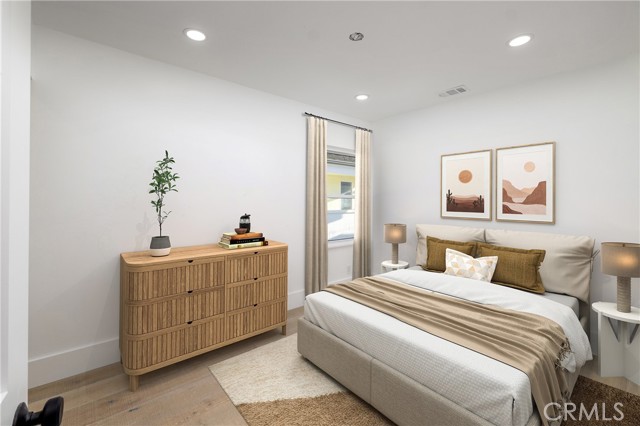 Detail Gallery Image 9 of 24 For 1821 Lake St, Huntington Beach,  CA 92648 - 3 Beds | 3/1 Baths