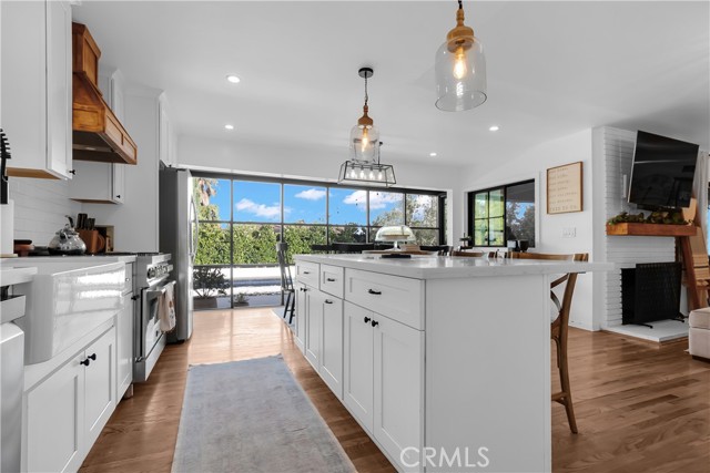 Detail Gallery Image 5 of 38 For 11432 Sophia Ave, Granada Hills,  CA 91344 - 3 Beds | 2 Baths