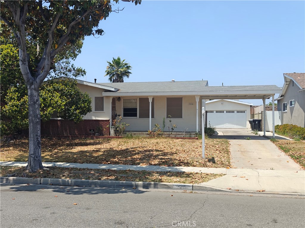 925 W Autumn Drive