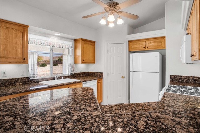 Detail Gallery Image 14 of 47 For 7685 Balsa Ave, Yucca Valley,  CA 92284 - 3 Beds | 2 Baths
