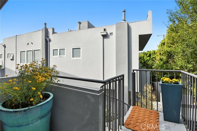 Detail Gallery Image 41 of 46 For 2203 3rd St #1,  Santa Monica,  CA 90405 - 2 Beds | 2/1 Baths